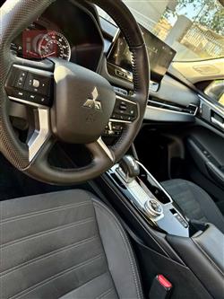 ميتسوبيشي اوتلاندر